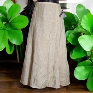 Jones Wear Elegant Cream Shimmer Printed Maxi Skirt Size 10